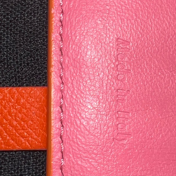 CELINE Grained Multifunction
Strap Wallet - Picture 3 of 9